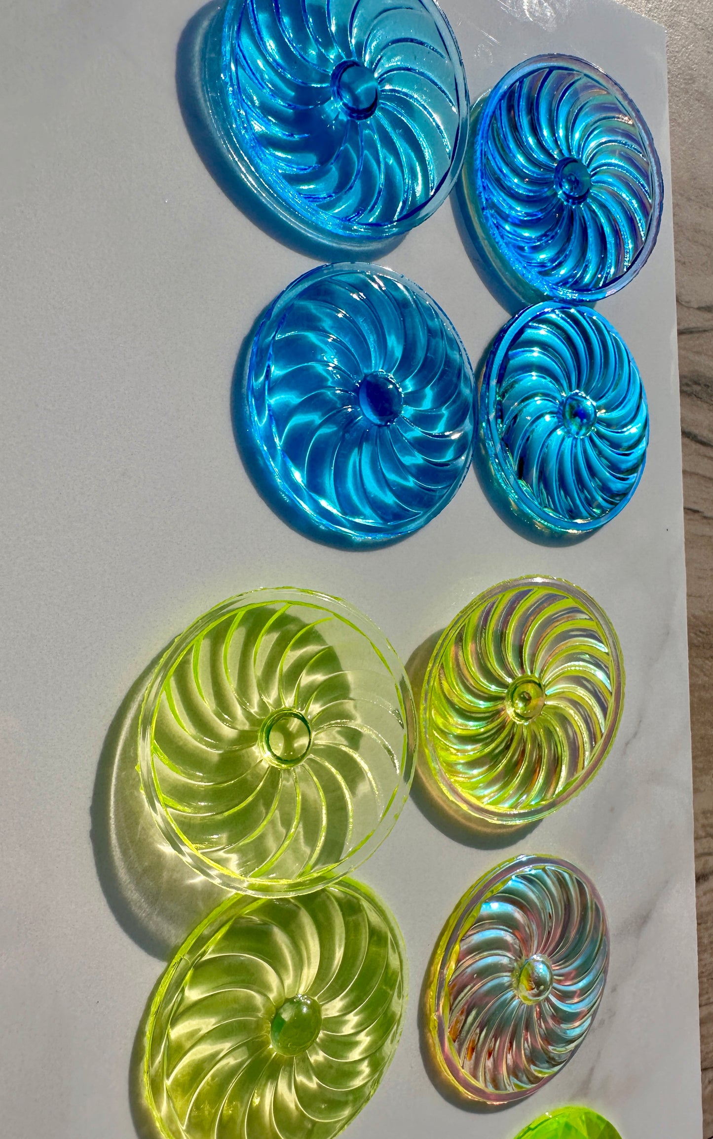50mm Round Pinwheel in Uranium/Depression/Vaseline Glass Jewel - UV Reactive - Glows Under Blacklight
